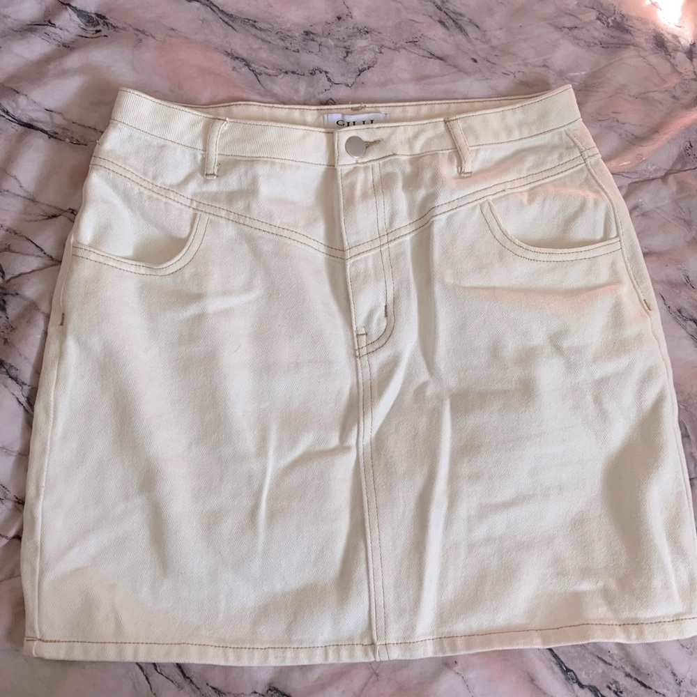 Never worn Gilli jean skirt